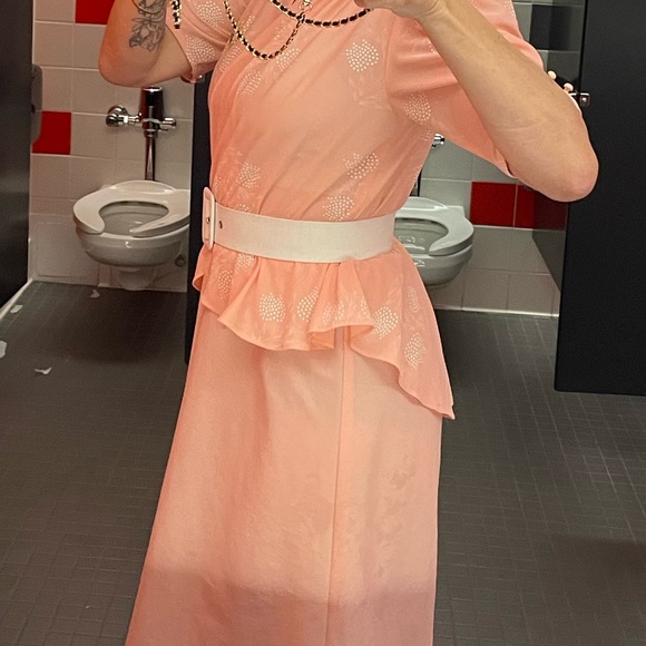 Blush pink vintage peplum knee length dress - Picture 14 of 17